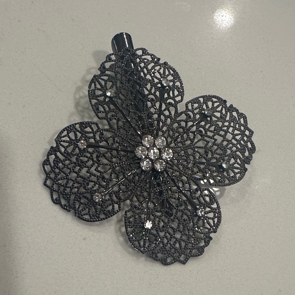 Elegant Black Floral Hair Clip